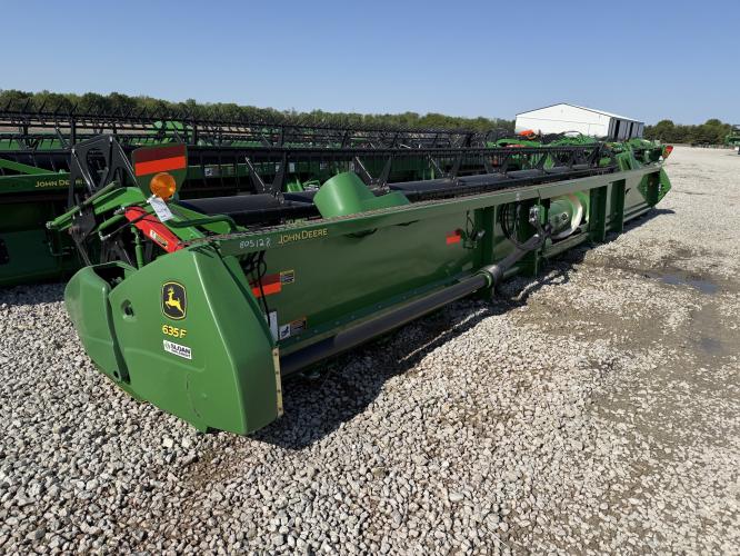 John Deere 635F