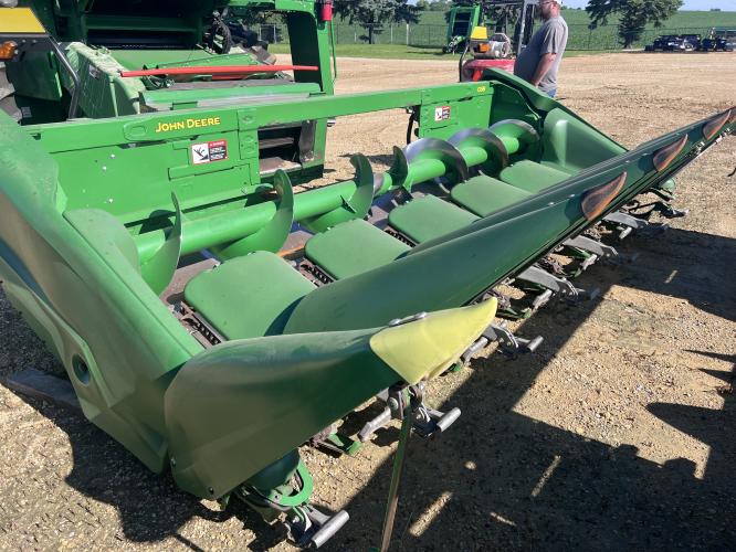 John Deere C6R