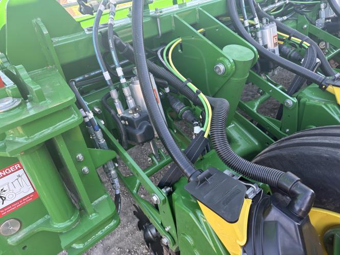 John Deere 1775NT