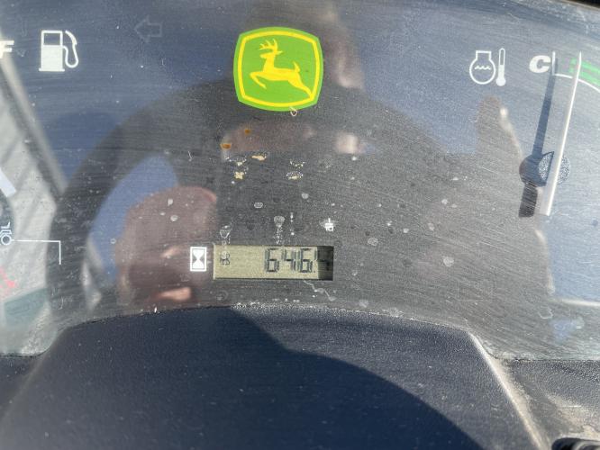 John Deere X724