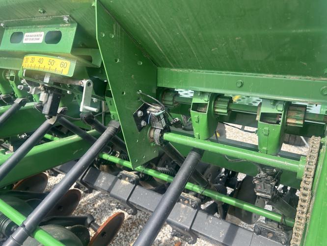 John Deere 1590