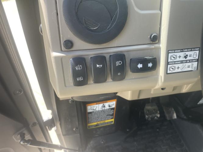 John Deere XUV835R Premium Cab
