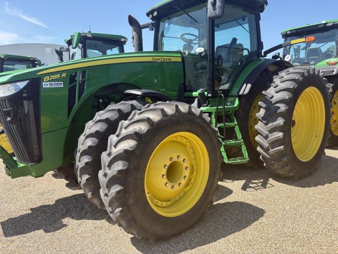 John Deere 8285R