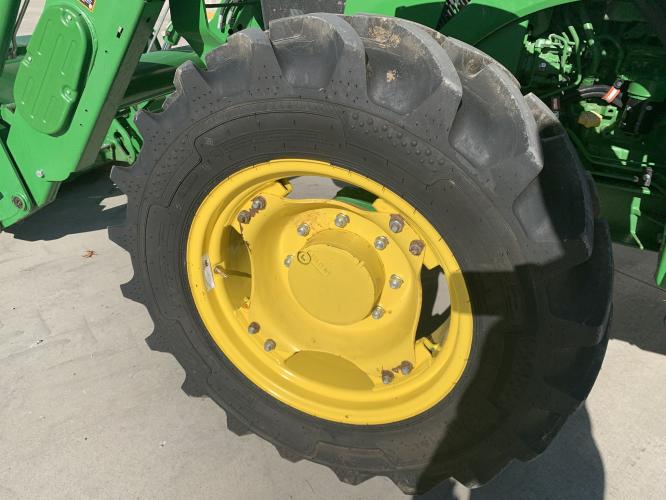 John Deere 5090M
