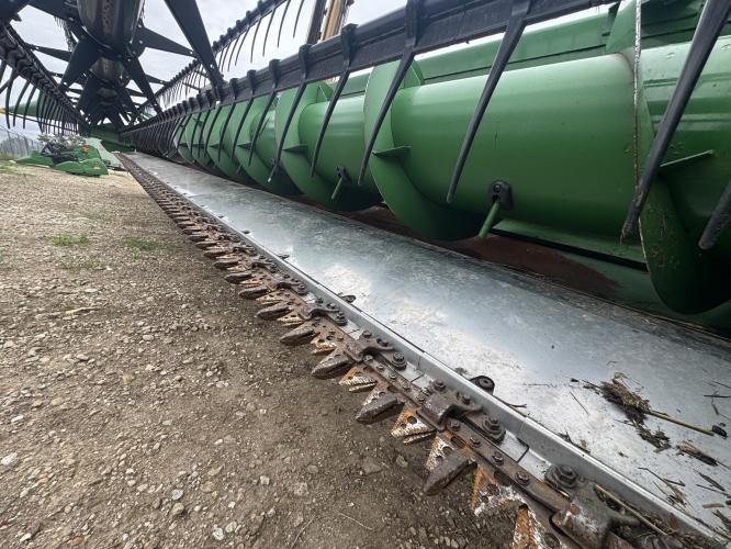 John Deere 635F