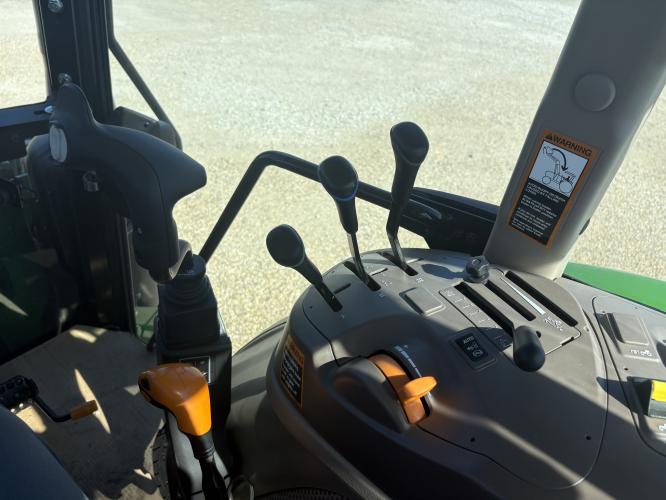 John Deere 6120E