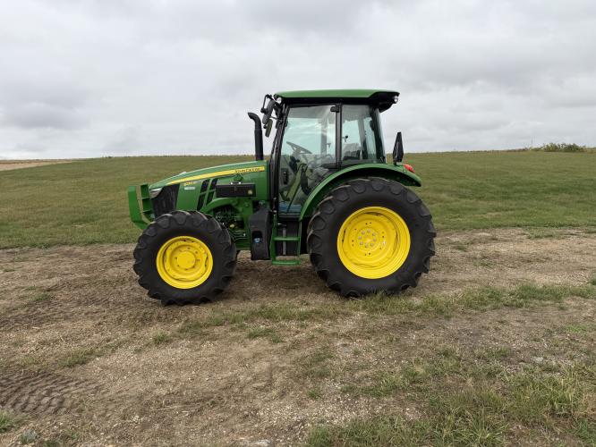 John Deere 5120M