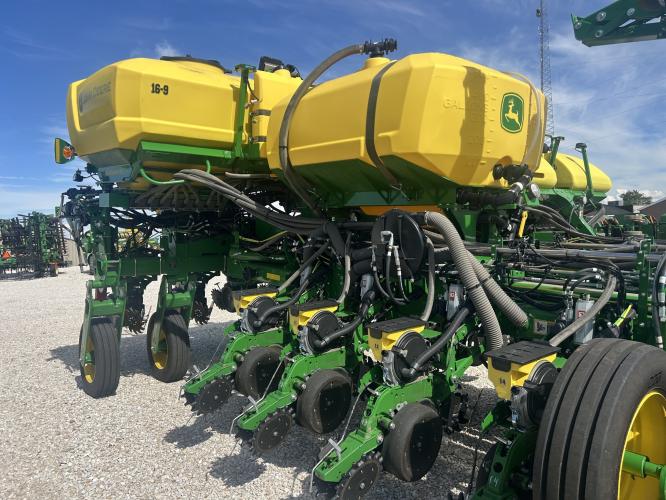 John Deere 1775NT