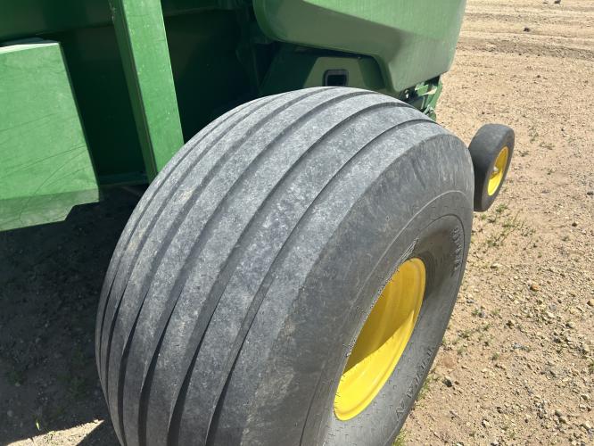 John Deere 560M