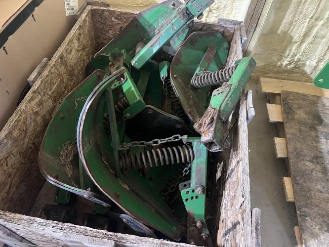 John Deere 608C