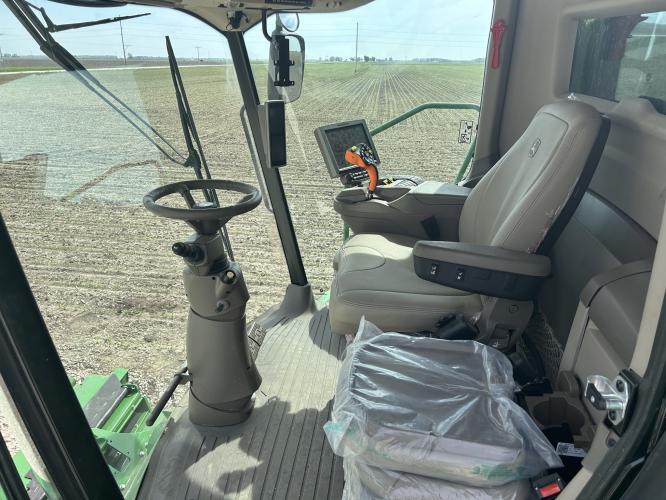 John Deere S770