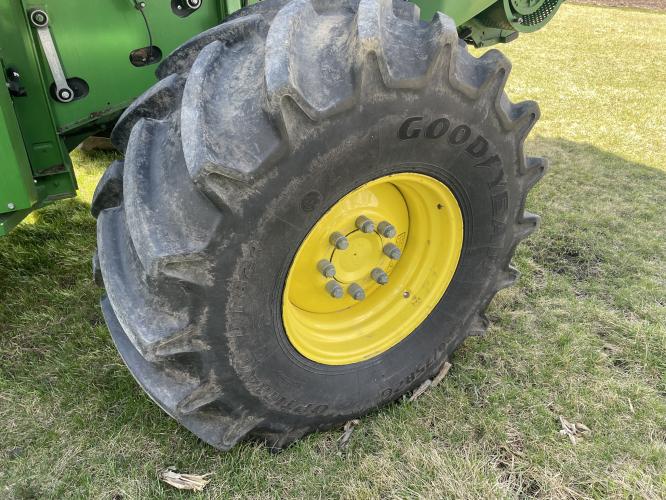 John Deere S680