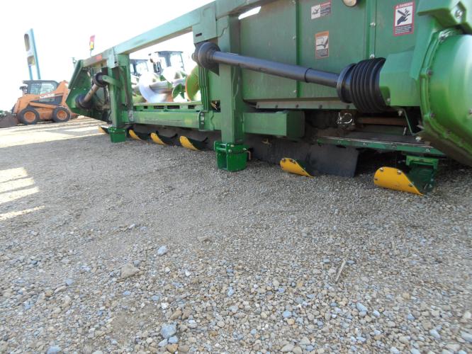 John Deere 608C