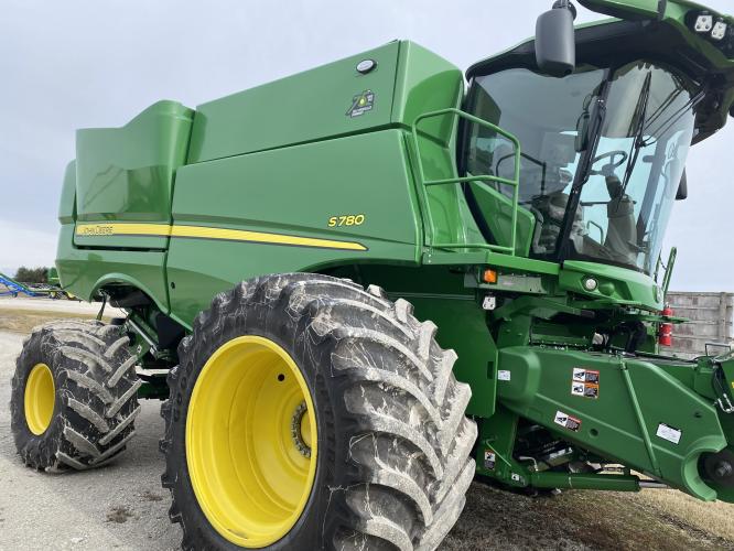 John Deere S780