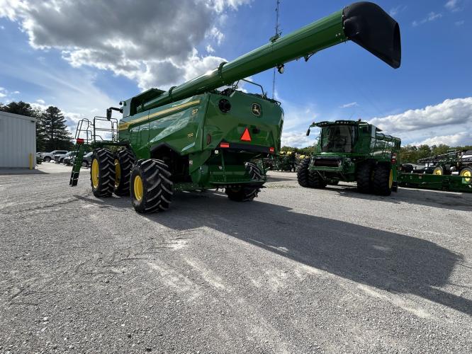 John Deere S7 700