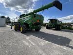 John Deere S7 700