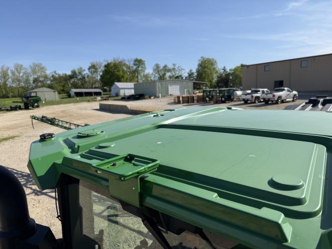 John Deere 412R