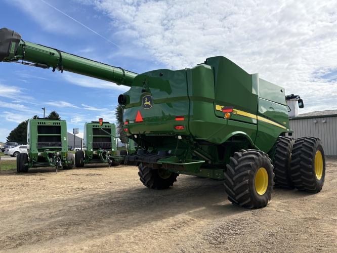 John Deere S780