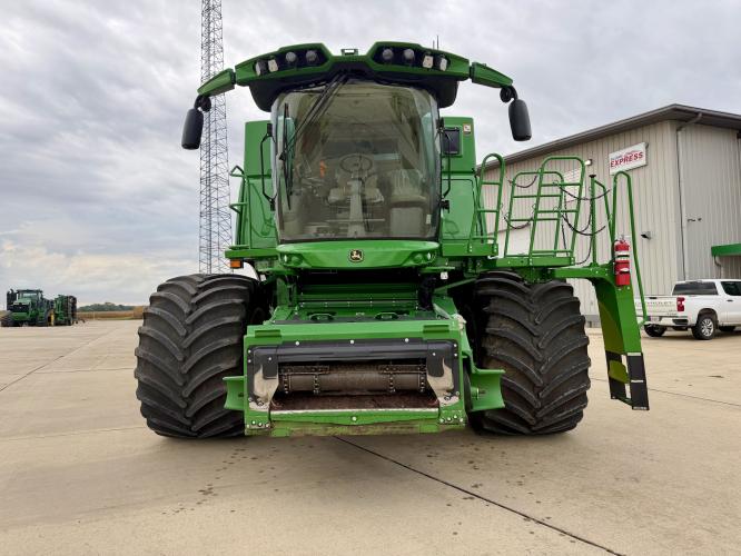 John Deere S780
