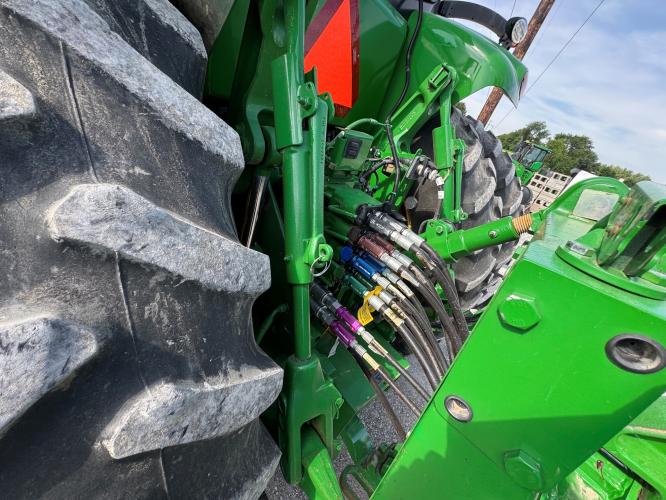 John Deere 8245R