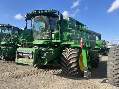 2023 John Deere S780