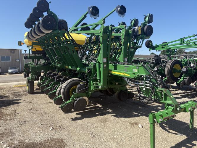 John Deere 1790