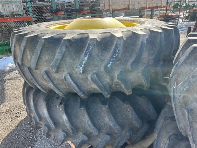 John Deere FS 520/85R42 combine dual set