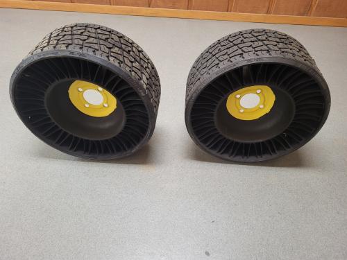 2022 John Deere Tweels