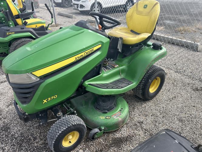 John Deere X370