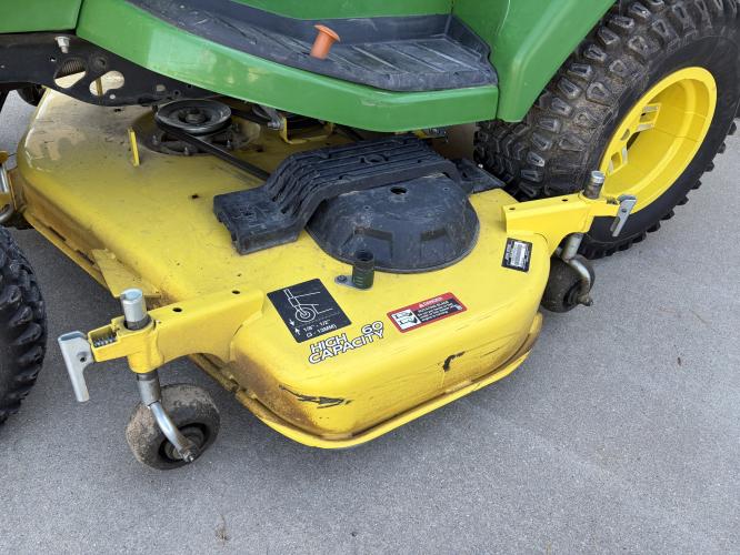 John Deere X758