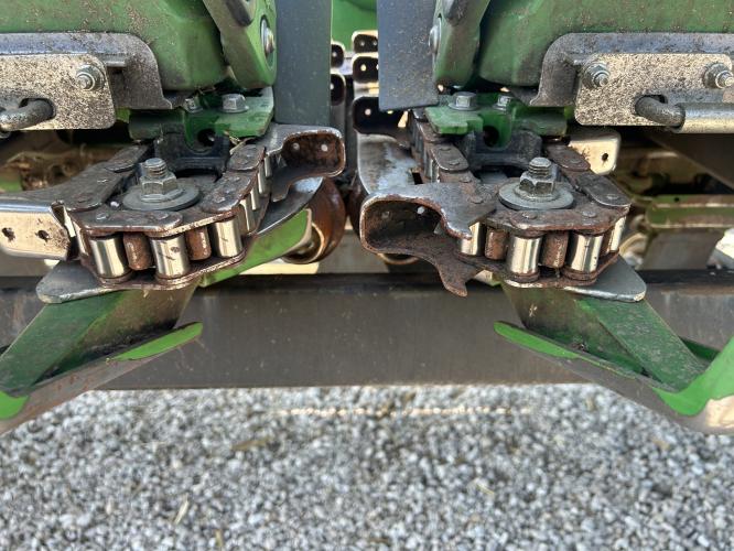 John Deere C8R