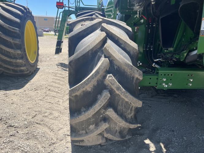 John Deere S7 900