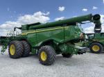 John Deere X9 1100