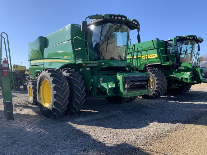 John Deere S780