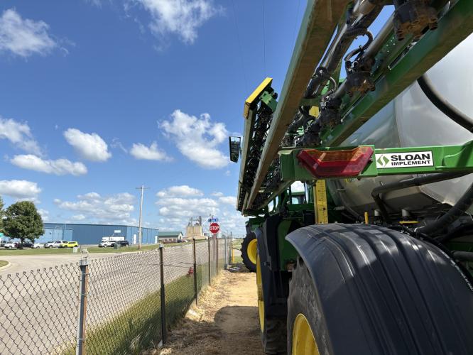 John Deere 412R