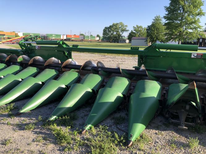 John Deere C16F