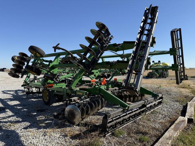 John Deere 2720