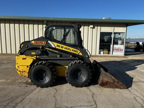 2023 New Holland L320