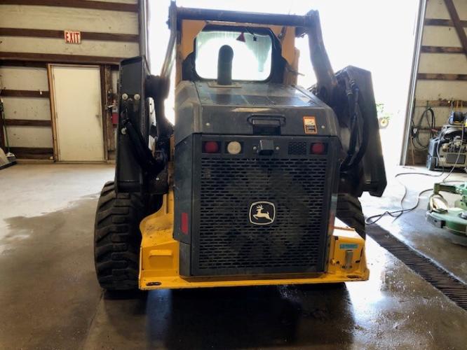John Deere 332G