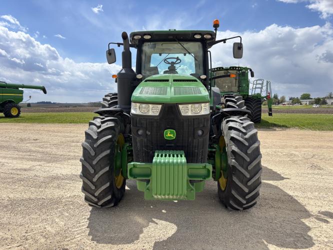 John Deere 8320R