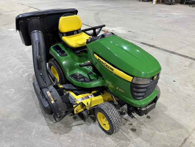 John Deere X320