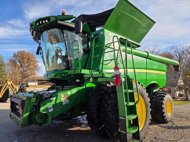 John Deere S770