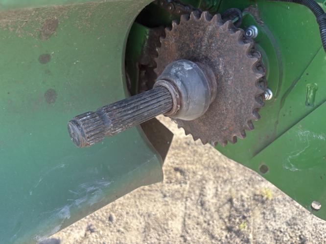John Deere S670