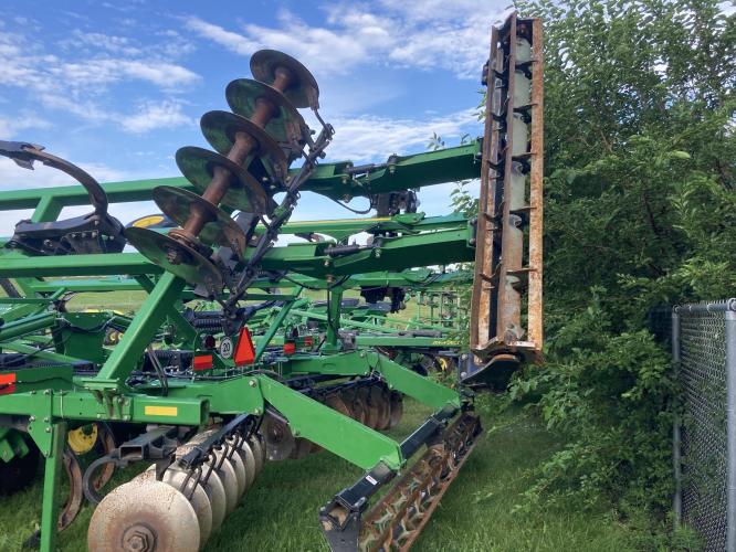 John Deere 2720