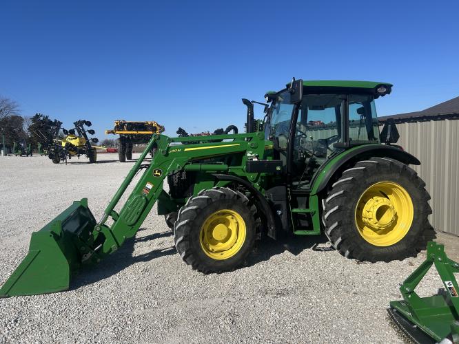 John Deere 5115M