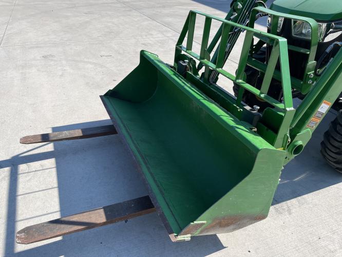 John Deere 3025E