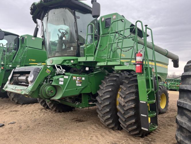 John Deere S770
