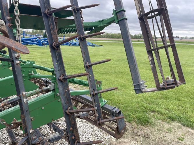 John Deere 726