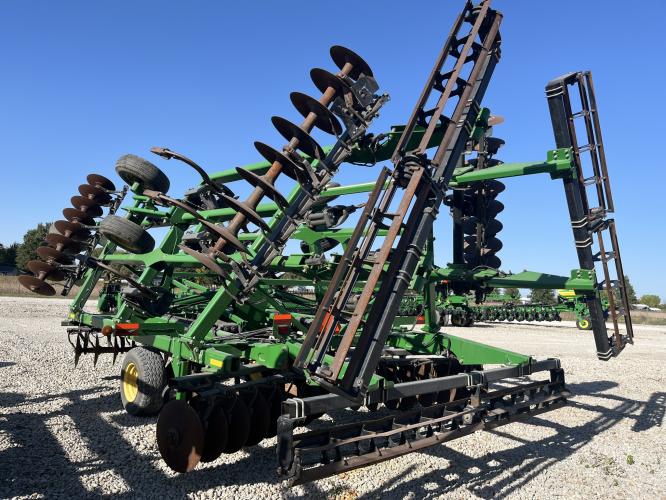 John Deere 2720