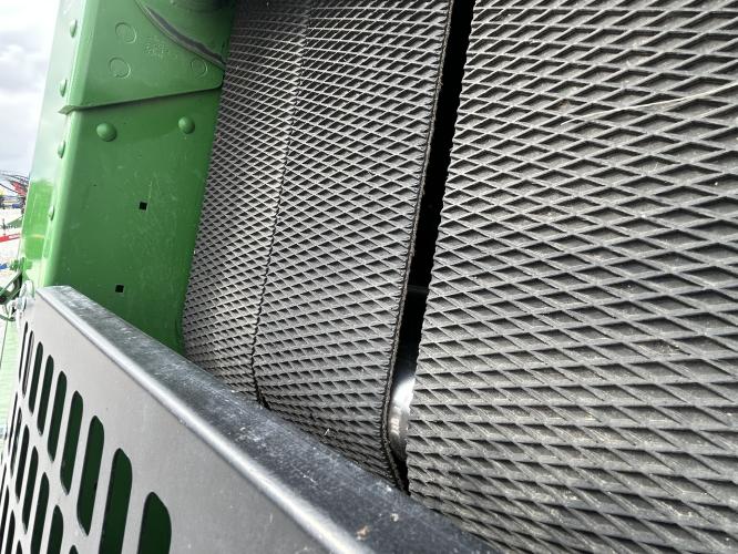 John Deere 560M